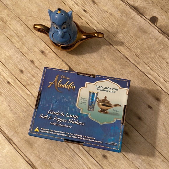 Disney Aladdin Genie in Lamp - Picture 10 of 11